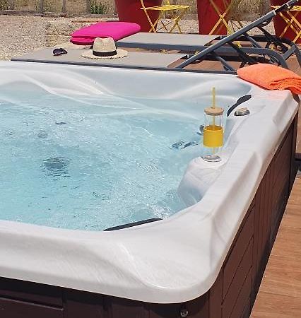 Les Bonbonnettes Bed & Breakfast Le Cailar ภายนอก รูปภาพ