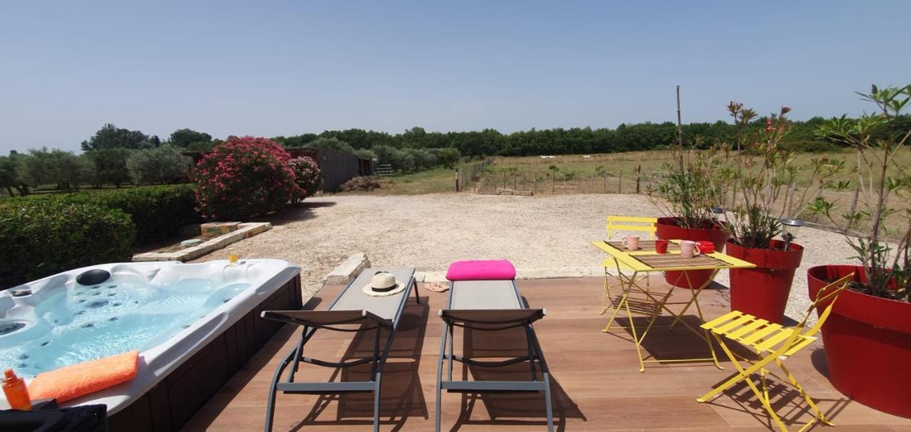 Les Bonbonnettes Bed & Breakfast Le Cailar ภายนอก รูปภาพ