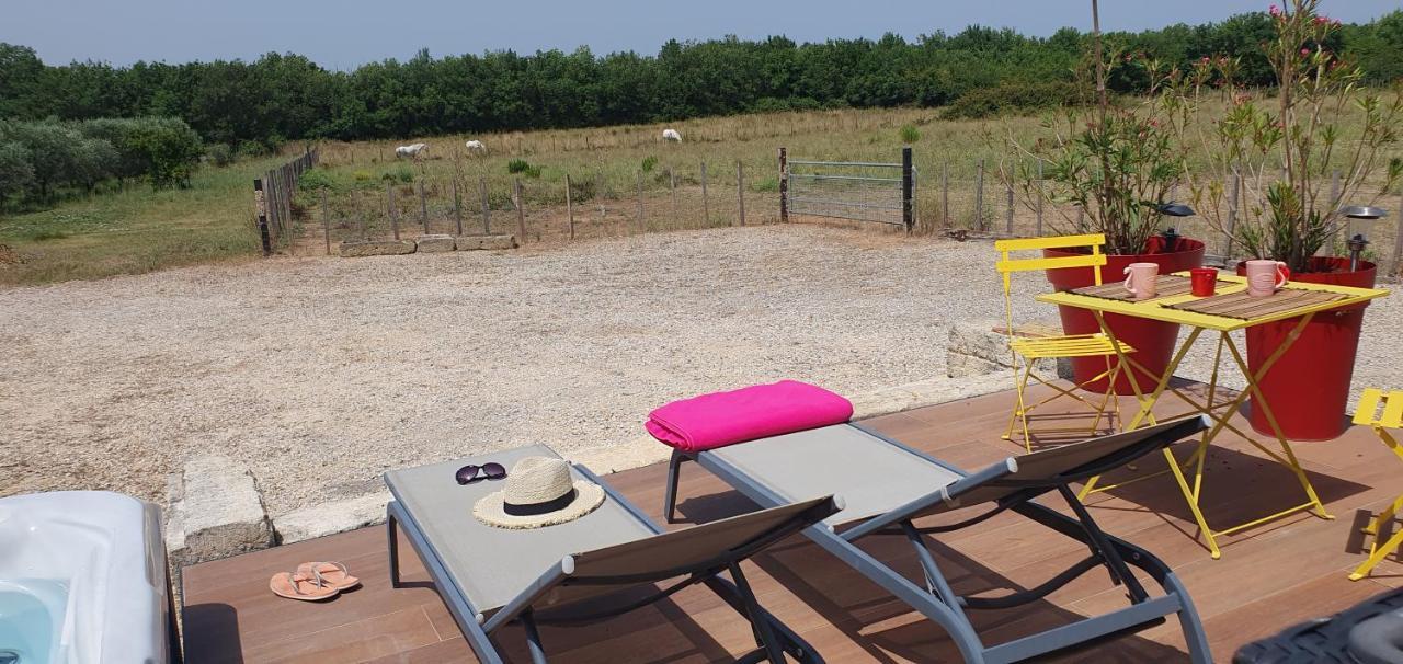 Les Bonbonnettes Bed & Breakfast Le Cailar ภายนอก รูปภาพ